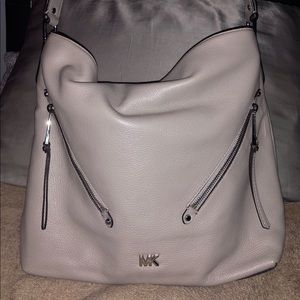MICHAEL KORS Large Evie Hobo - Gray Leather